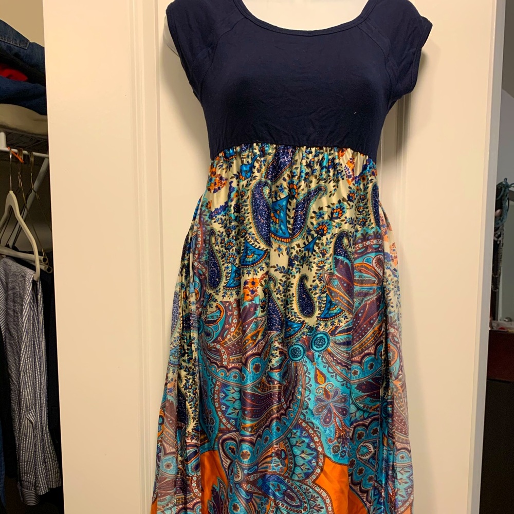 Comfy maternity dress.